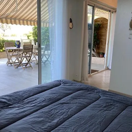 T2 Climatisé Proche Avec Parking - - Fr-1-308-181 Le Lavandou